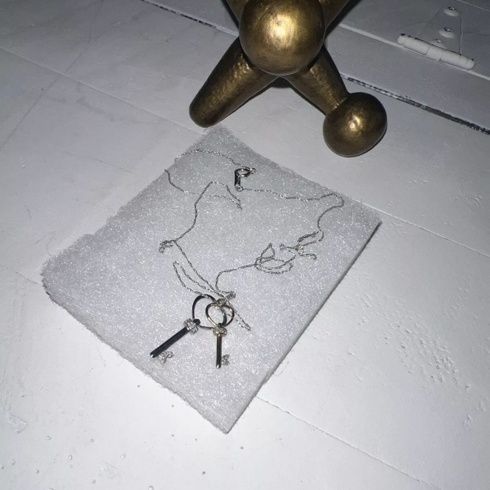 10 kt Silver and gold Key Pendant Necklace no original box